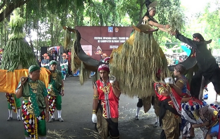Kecamatan Kalasan Terbaik dalam Festival Upacara Adat dan Tradisi Budaya Kecamatan Kalasan Terbaik dalam Festival Upacara Adat dan Tradisi Budaya